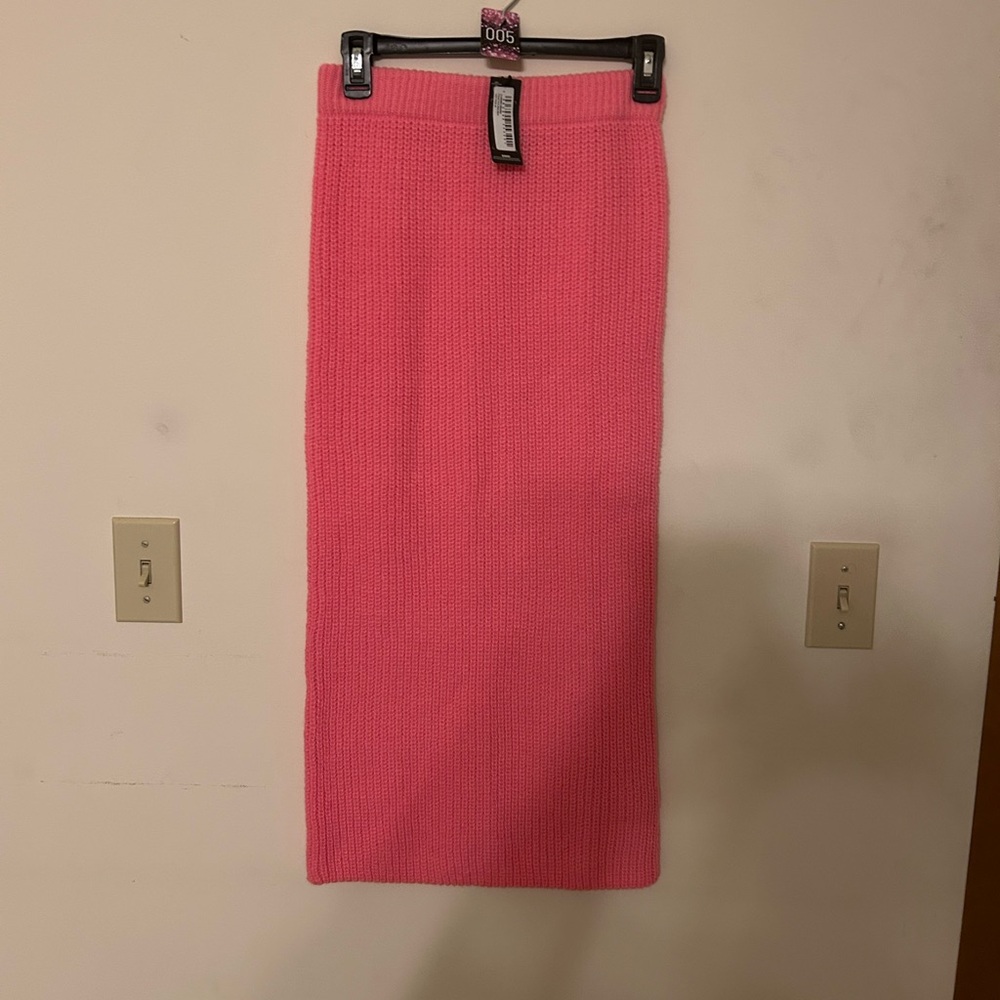 NWT: Pretty Little Thing sweater skirt
